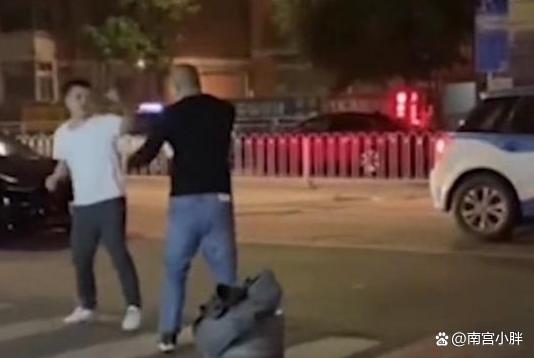 厦门淘汰赛客场战平云南白药，两队握手言和的简单介绍