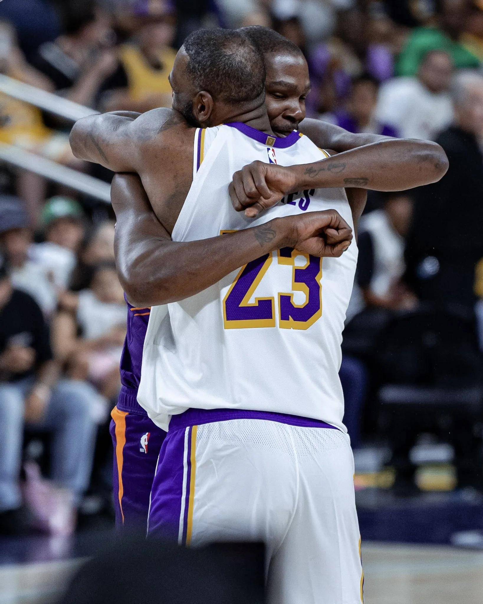 关于NBA冠军战谁主宰两队争夺桂冠的信息