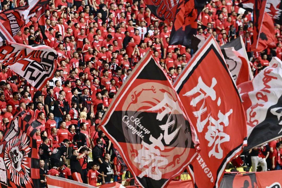 强强对话!国内球队在亚洲赛场上表现抢眼 强强对话!国内球队在亚洲赛场上表现抢眼