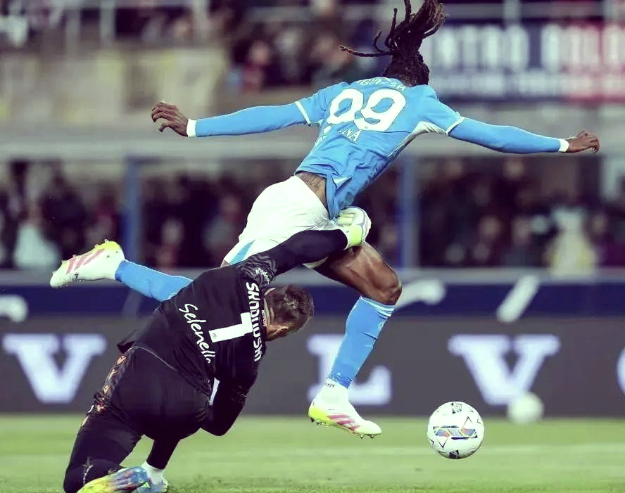 意甲联赛进入白热化阶段,球队们拼尽全力争胜 意甲联赛进入白热化阶段,球队们拼尽全力争胜