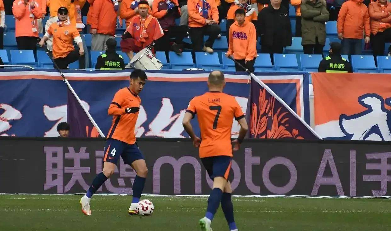 亚泰队准备迎战顶级对手,感受压力与挑战 亚泰队准备迎战顶级对手,感受压力与挑战