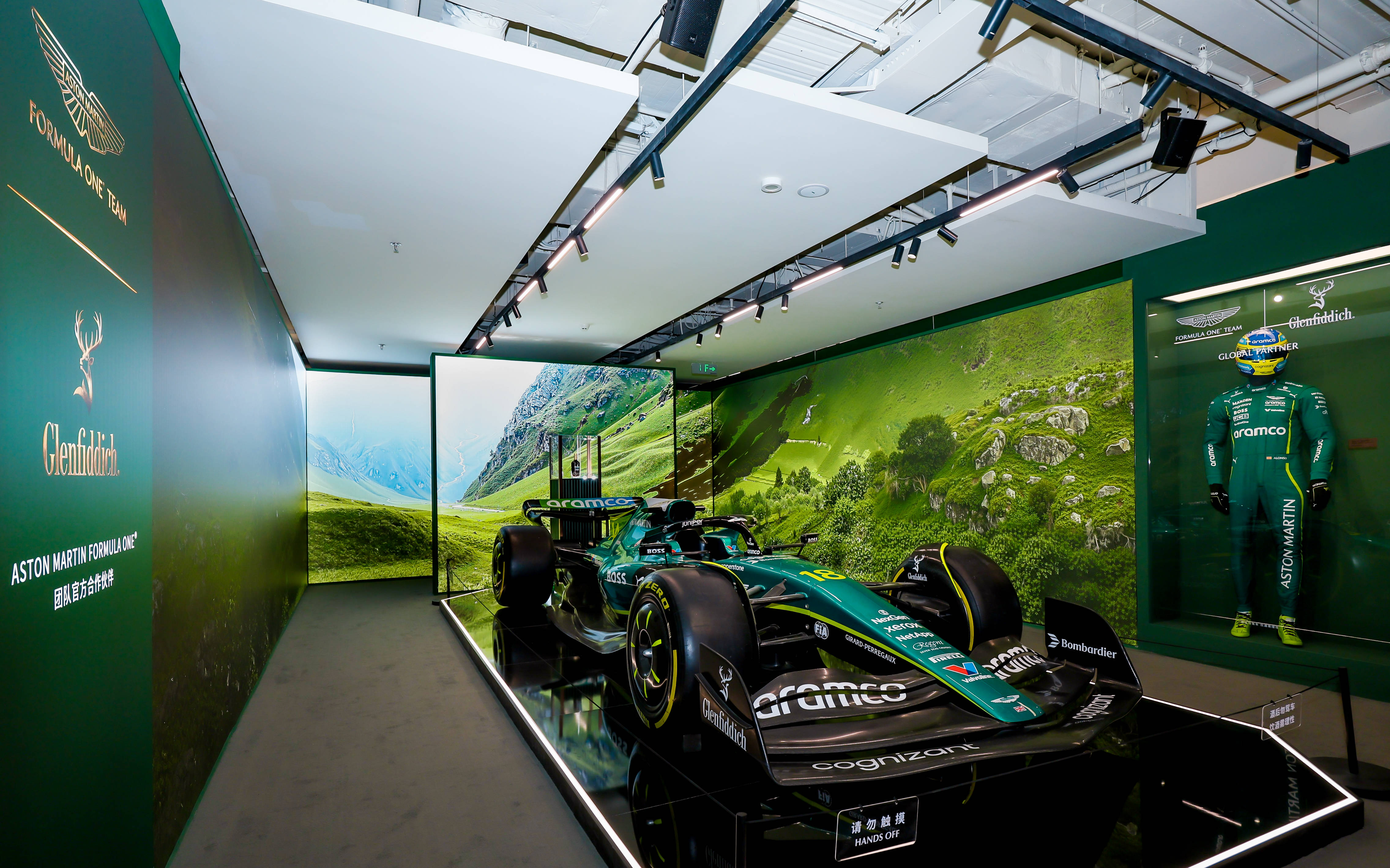 包含哈斯车队横扫阿斯顿马丁,皮亚斯特里高光表现的词条 包含哈斯车队横扫阿斯顿马丁,皮亚斯特里高光表现的词条