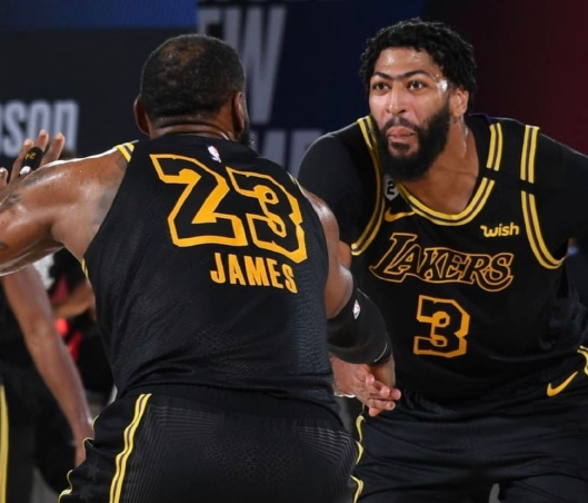 法国队鏖战韩国队,桃田贤斗扛起全队 法国队鏖战韩国队,桃田贤斗扛起全队